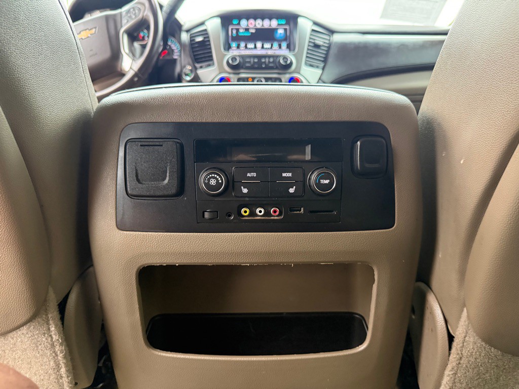 2016 Chevrolet Suburban Image 23