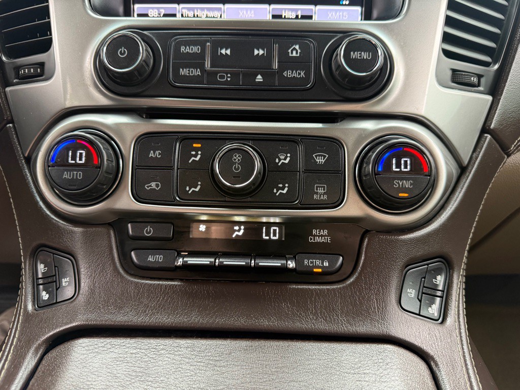 2016 Chevrolet Suburban Image 35