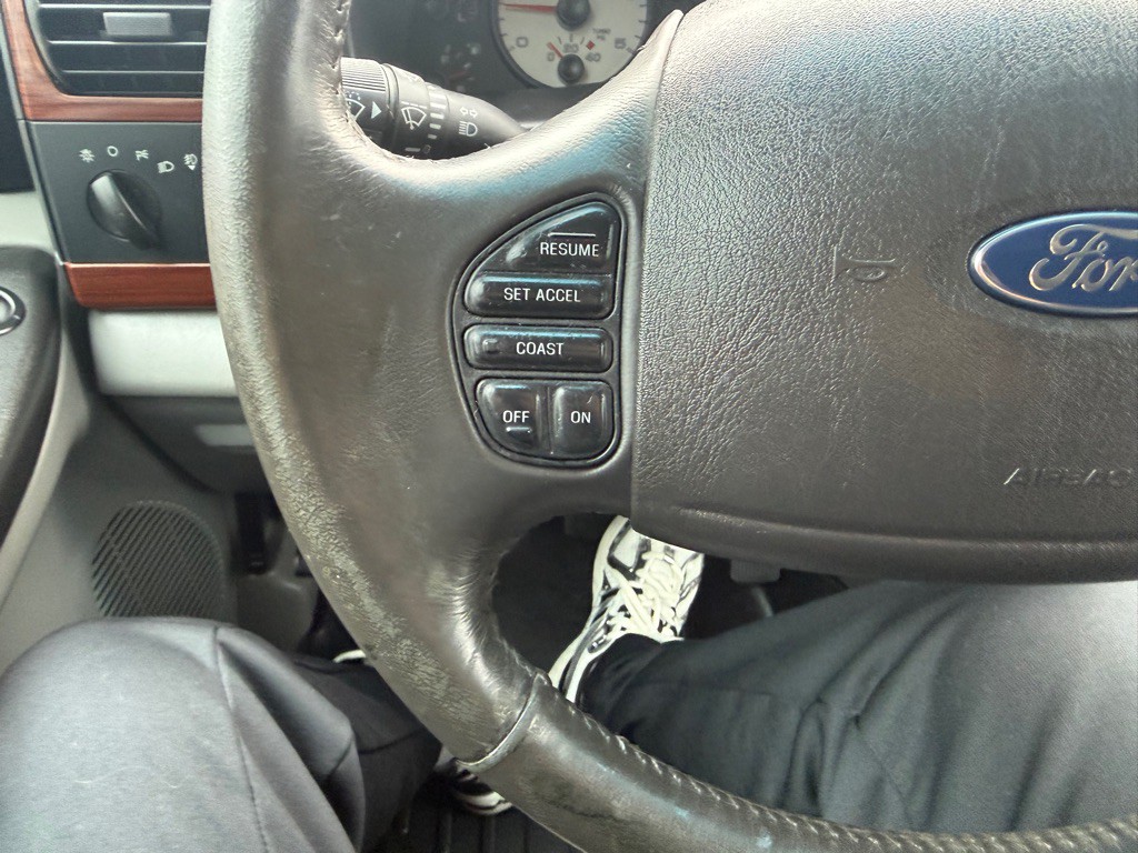 2006 Ford F-250 Image 21