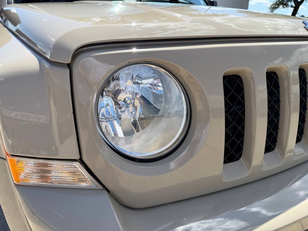 2017 Jeep Patriot Image 11