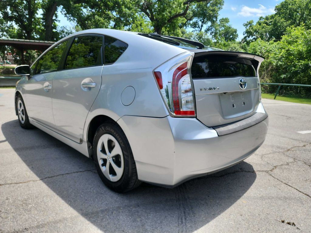 2012 Toyota Prius Image 5