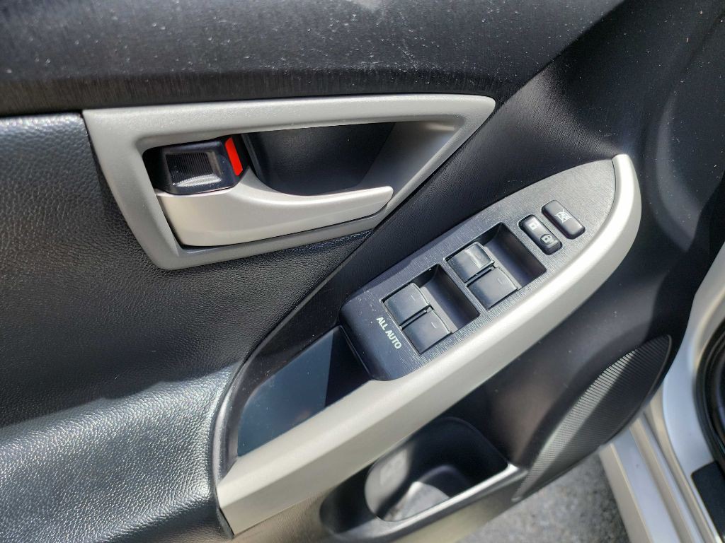 2012 Toyota Prius Image 15