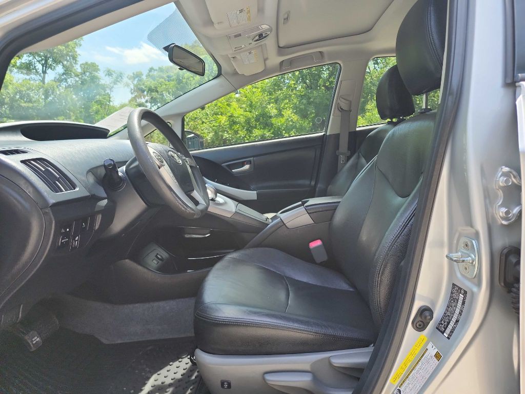 2012 Toyota Prius Image 16
