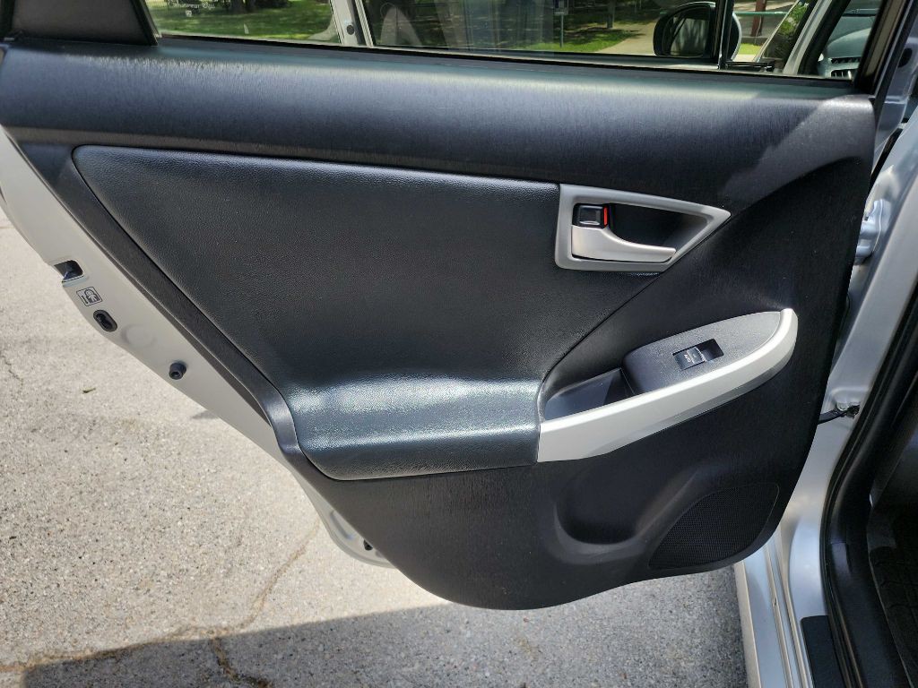 2012 Toyota Prius Image 27