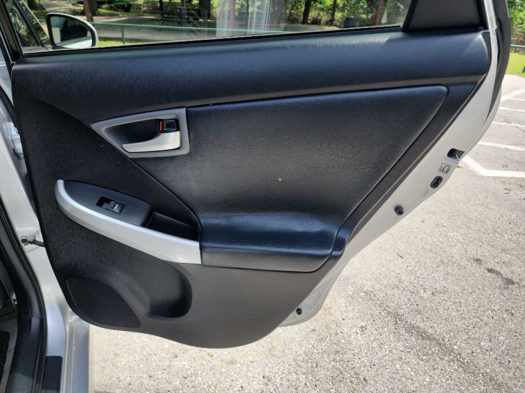 2012 Toyota Prius Image 31