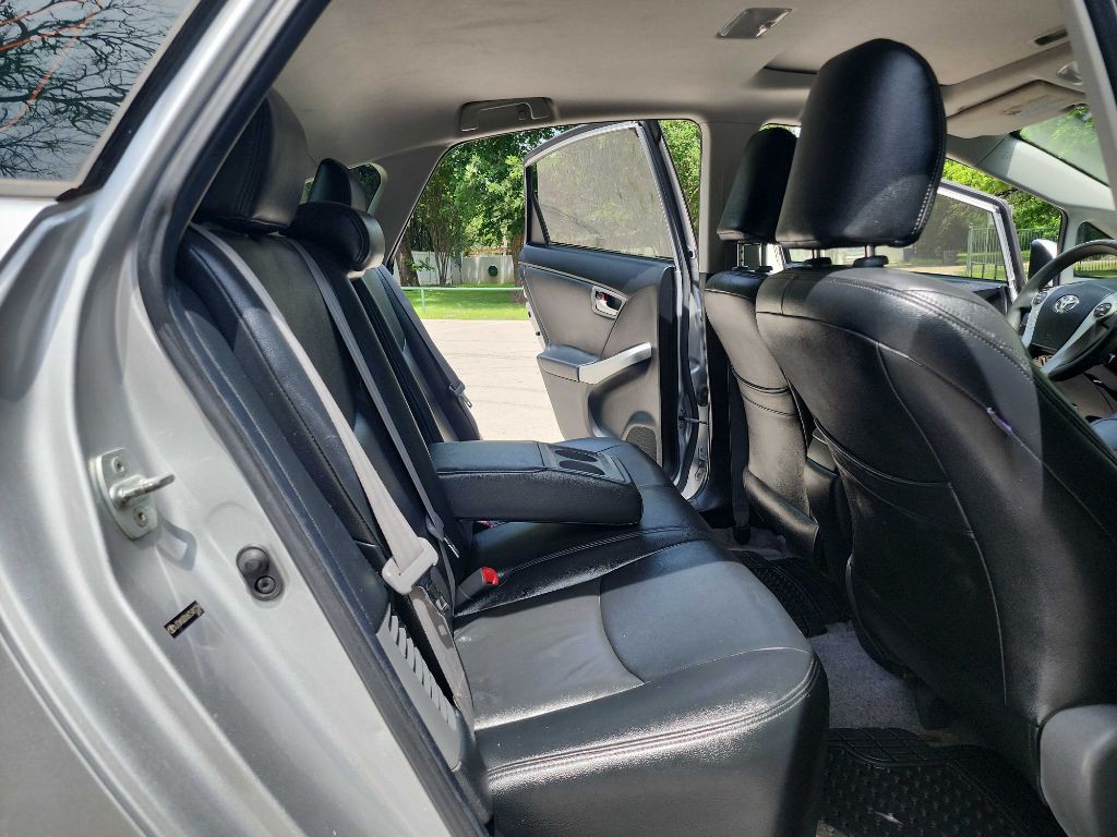 2012 Toyota Prius Image 32
