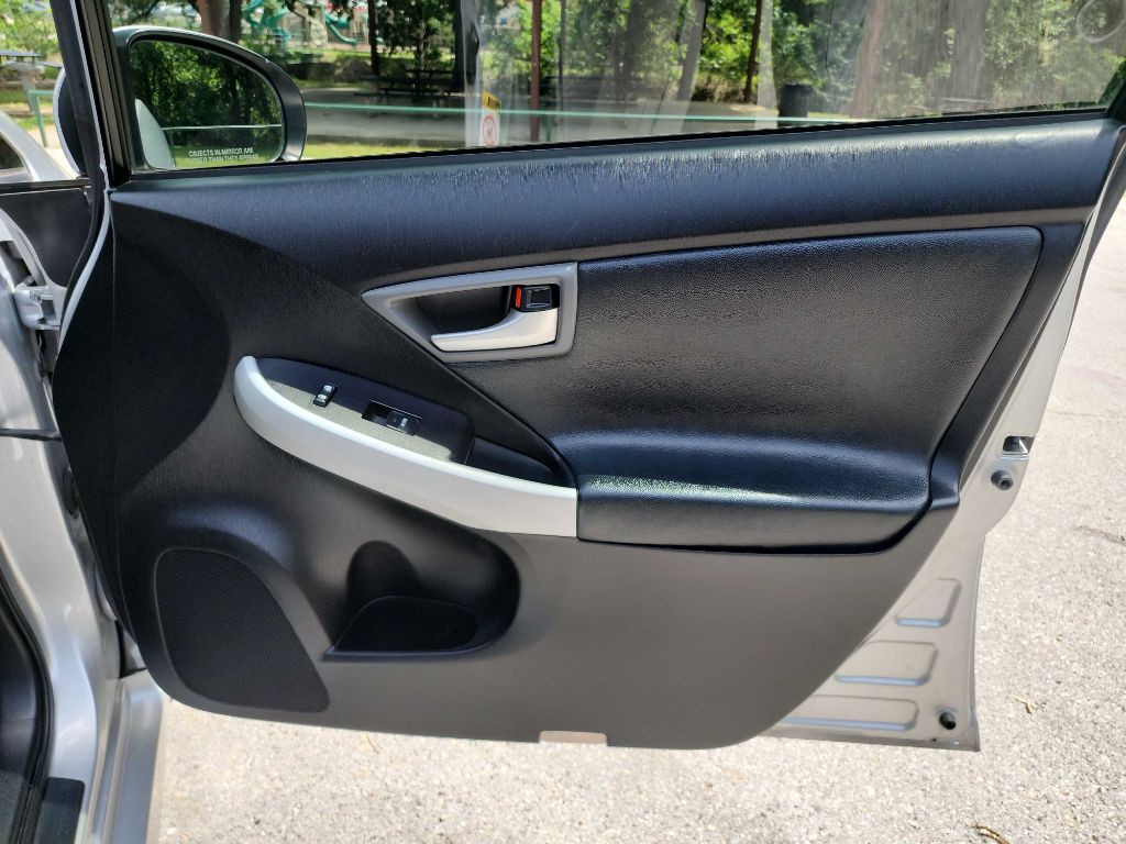 2012 Toyota Prius Image 33