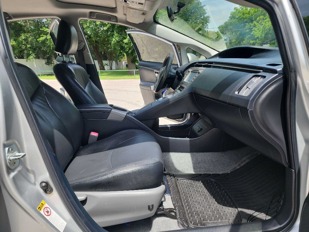 2012 Toyota Prius Image 35