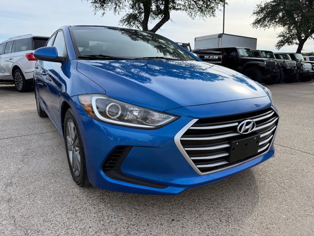 2018 Hyundai Elantra Image 1