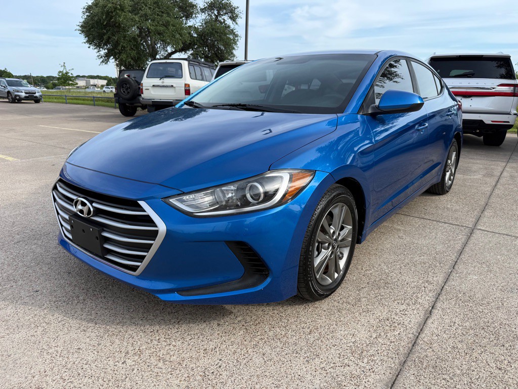 2018 Hyundai Elantra Image 3
