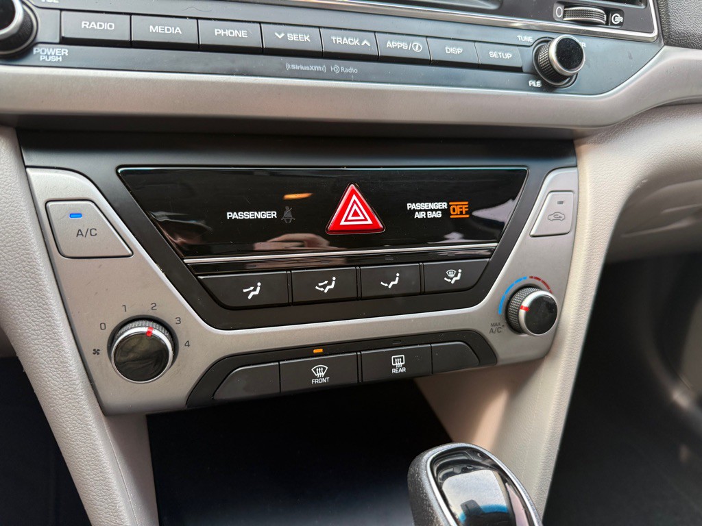 2018 Hyundai Elantra Image 22