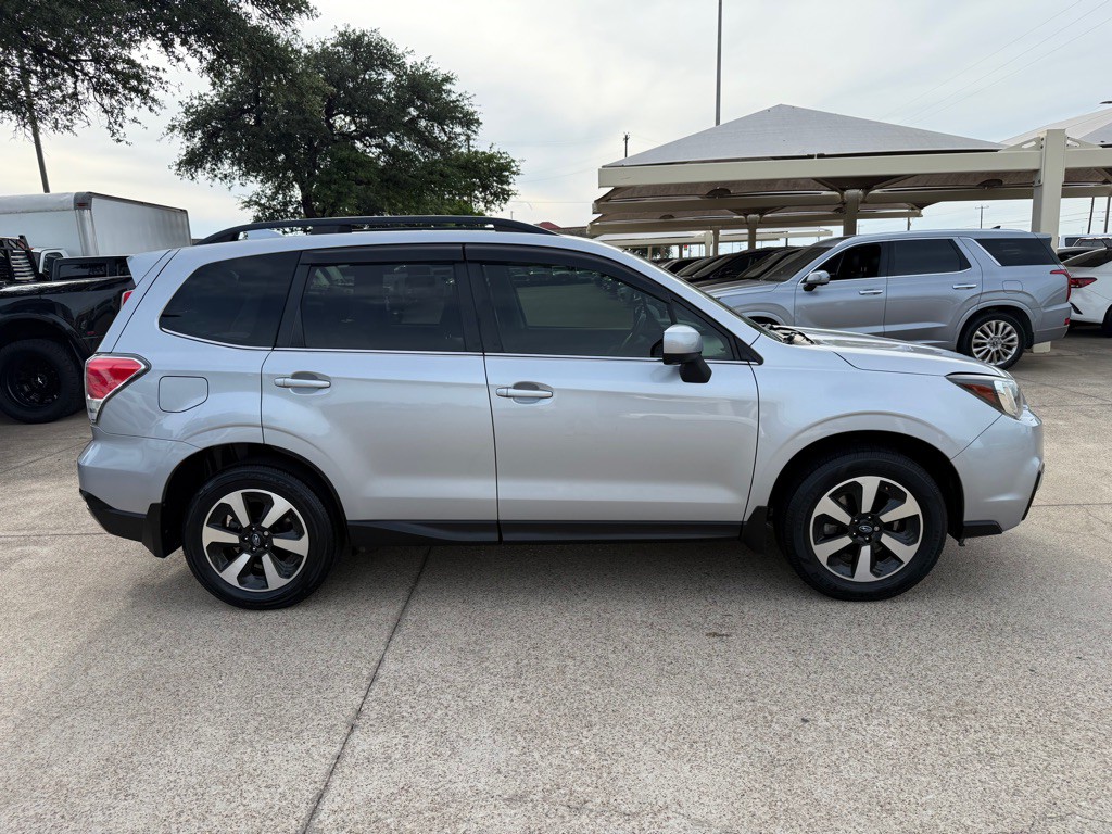 2018 Subaru Forester Image 8