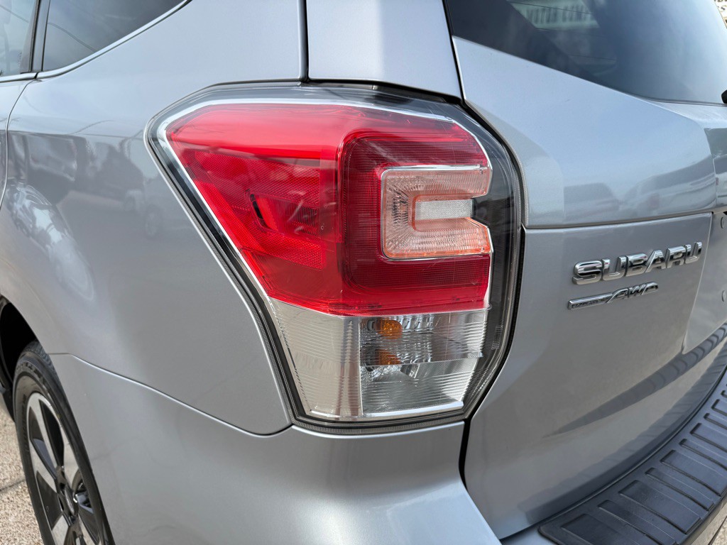 2018 Subaru Forester Image 11