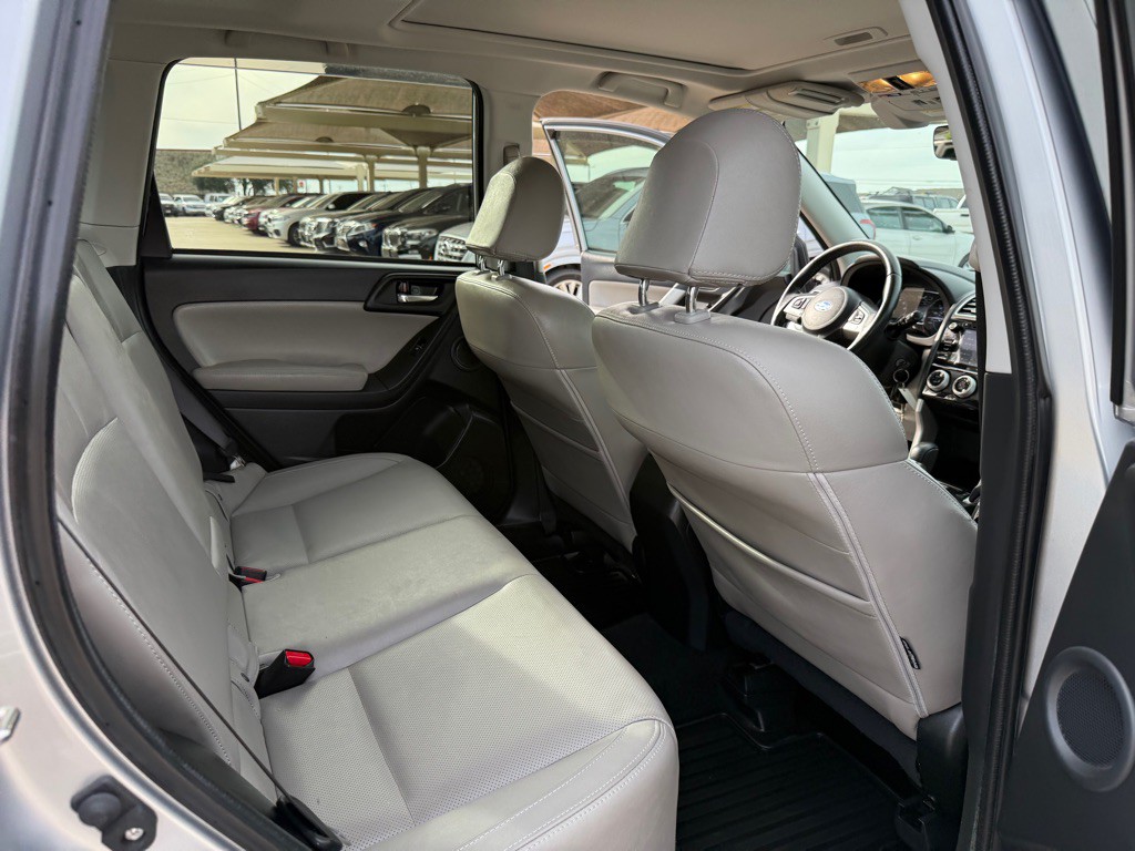 2018 Subaru Forester Image 16