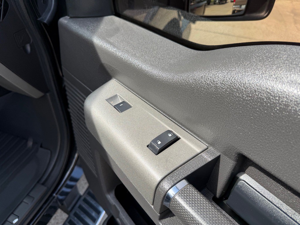 2012 Ford F-350 Image 28