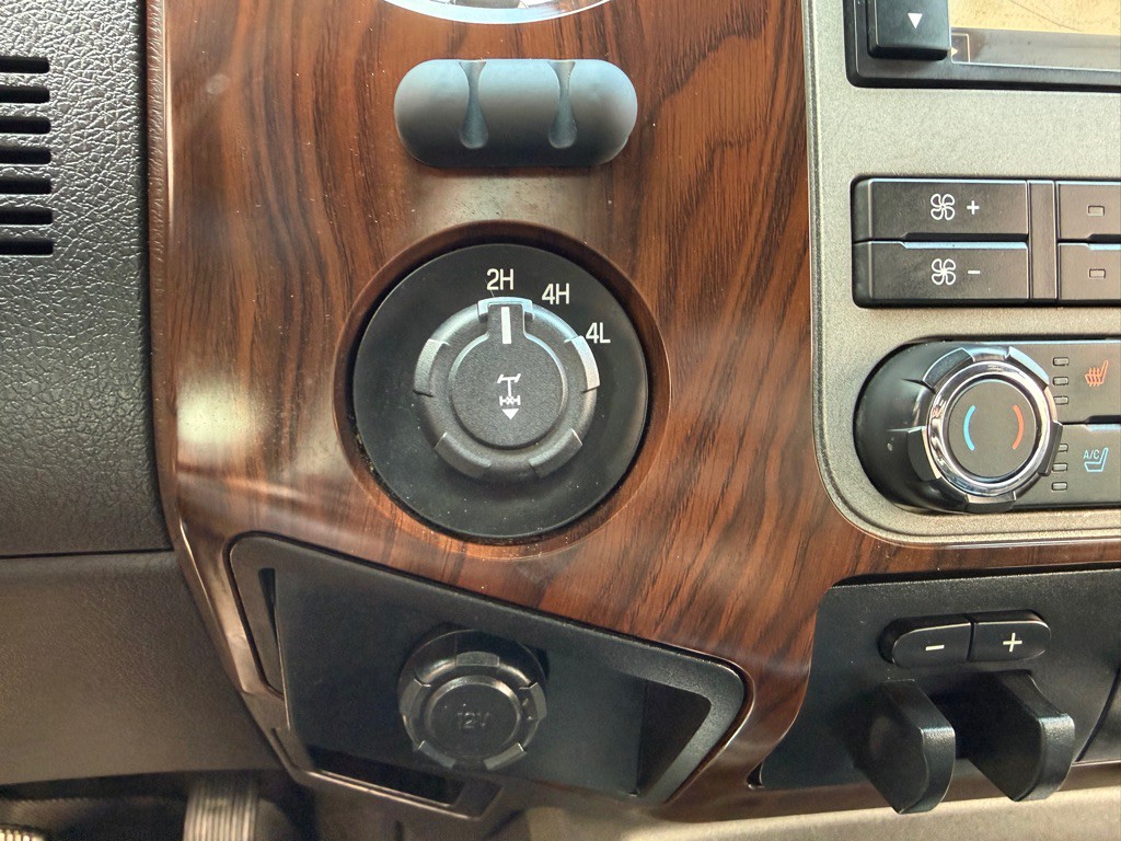 2012 Ford F-350 Image 32