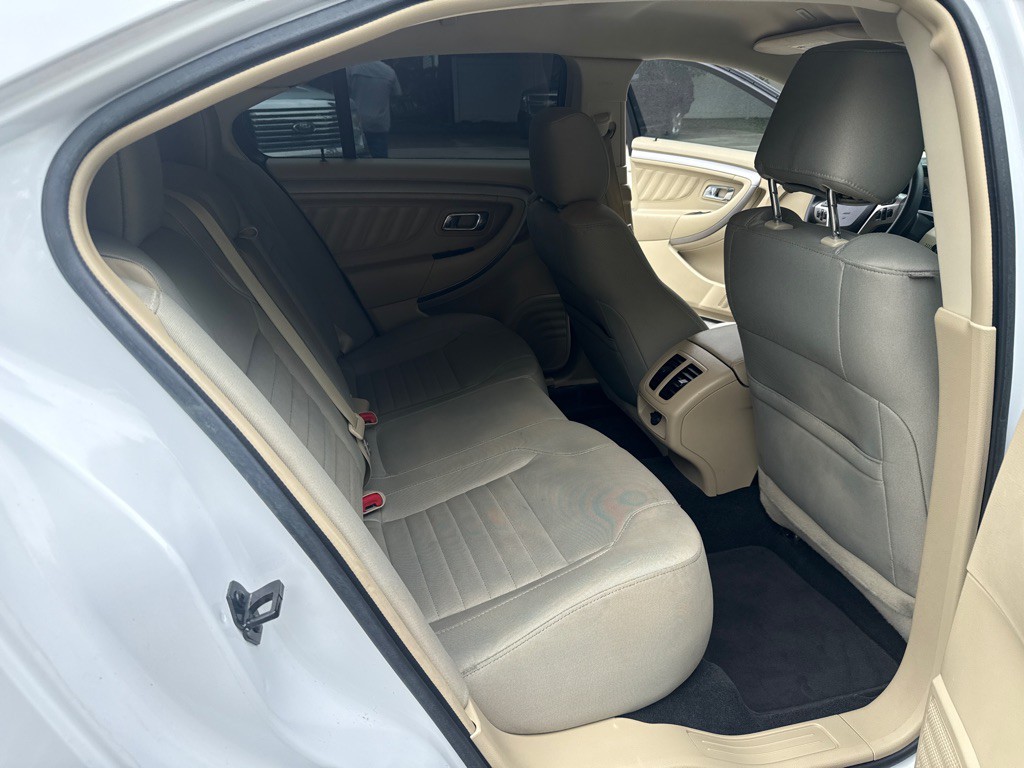 2017 Ford Taurus Image 25
