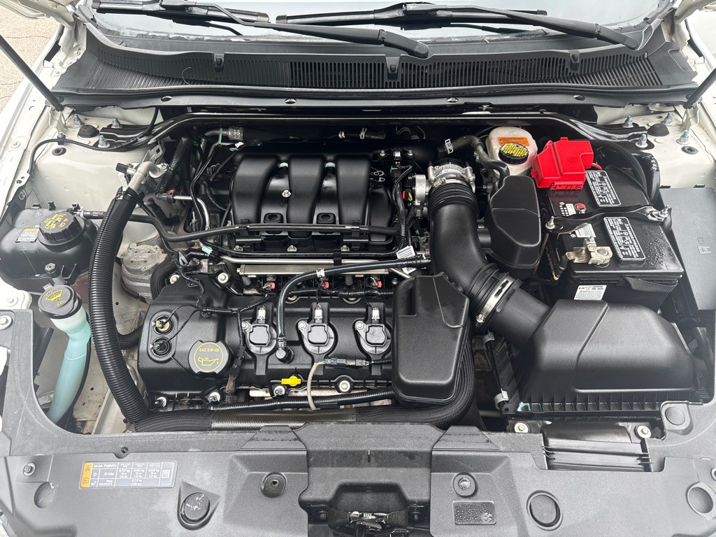 2017 Ford Taurus Image 28