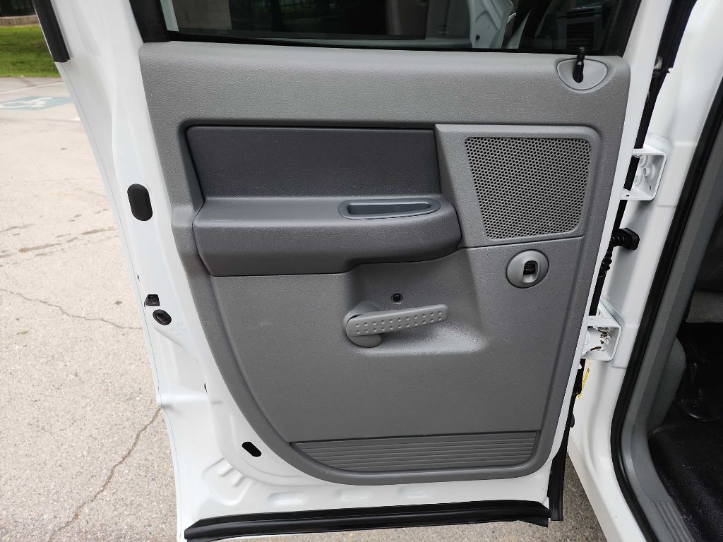 2007 Dodge Ram 3500 Image 21