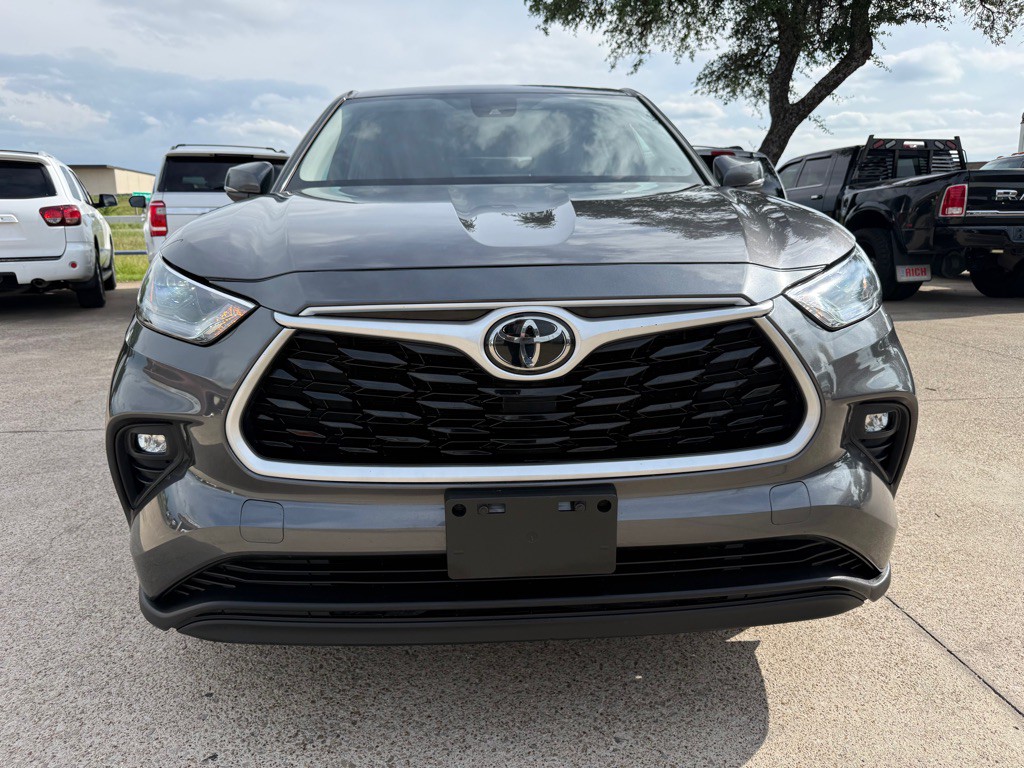 2021 Toyota Highlander Image 2