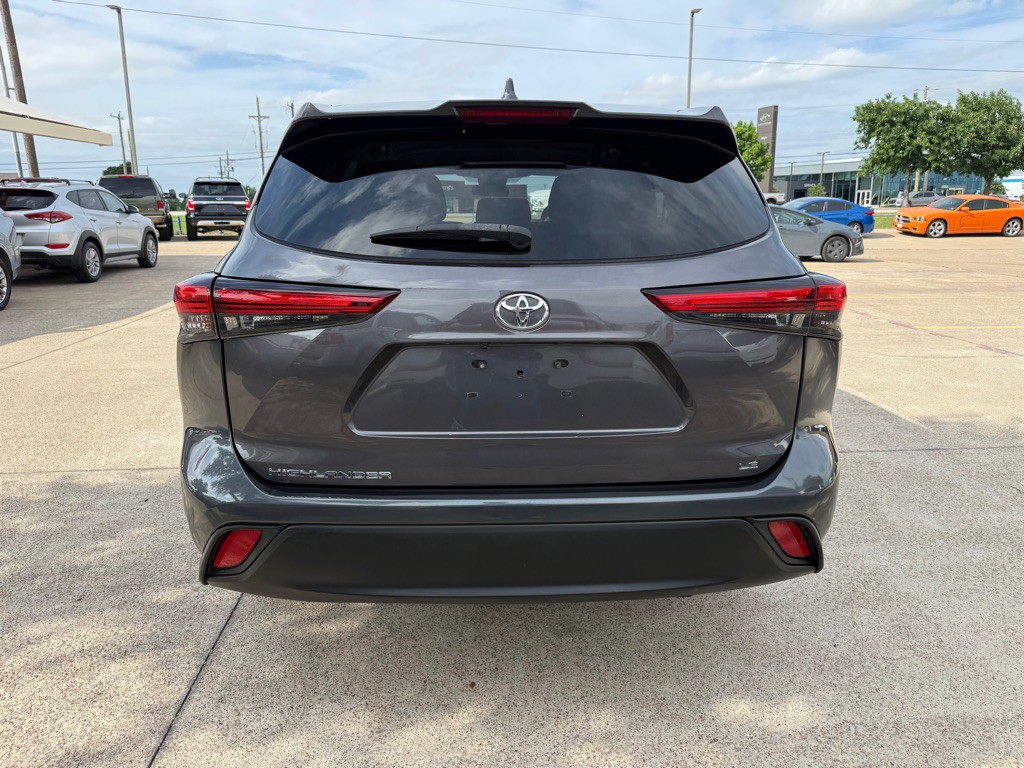 2021 Toyota Highlander Image 6