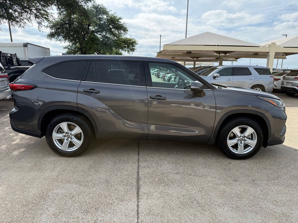 2021 Toyota Highlander Image 8