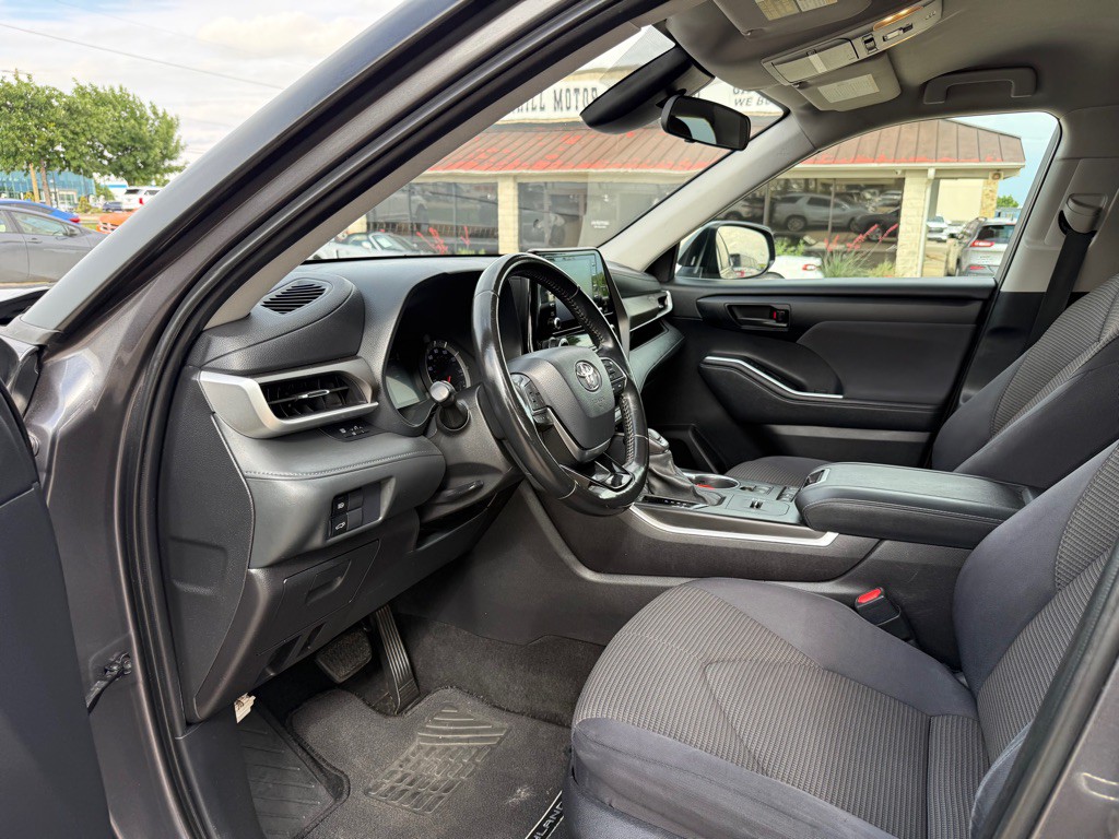 2021 Toyota Highlander Image 12