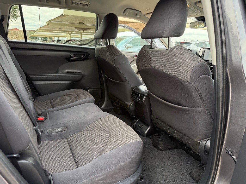 2021 Toyota Highlander Image 16