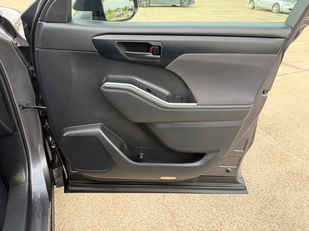 2021 Toyota Highlander Image 25