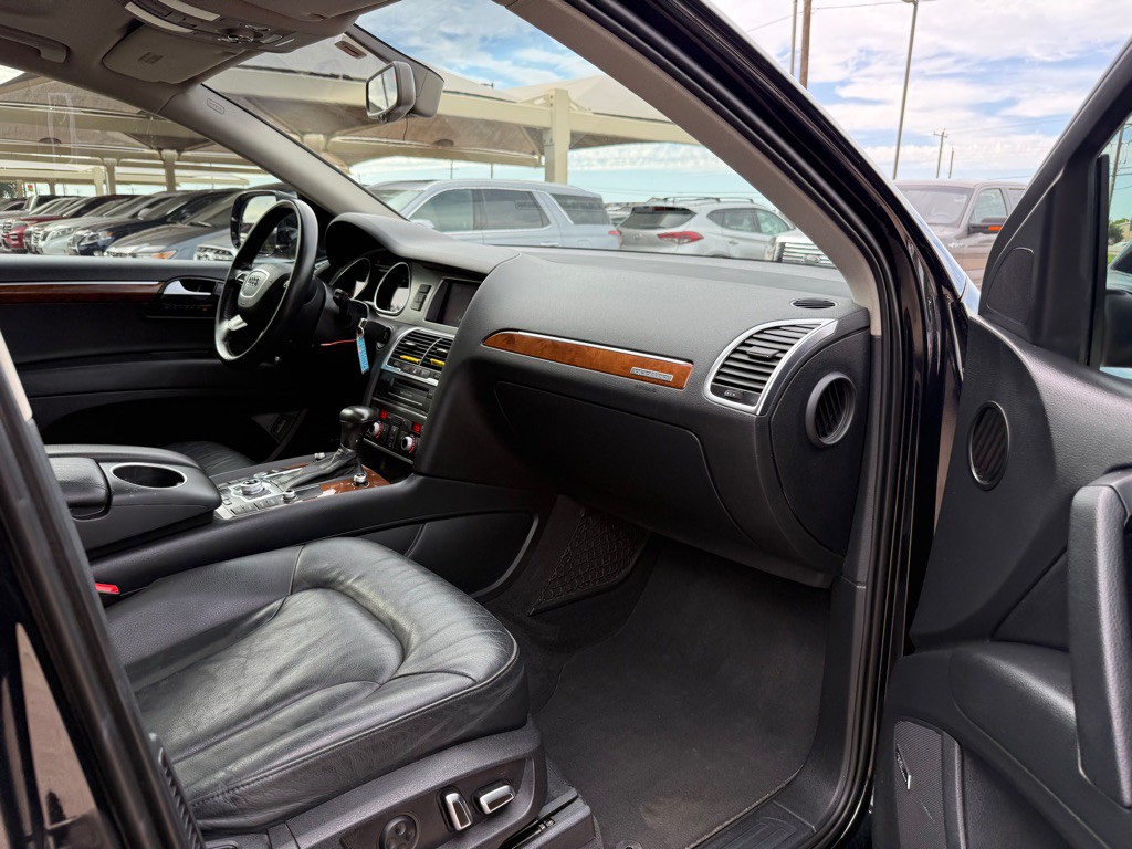 2015 Audi Q7 Image 17