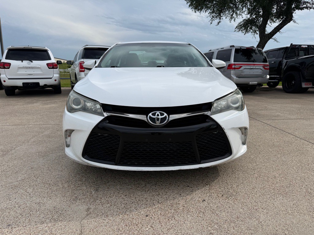2015 Toyota Camry Image 2