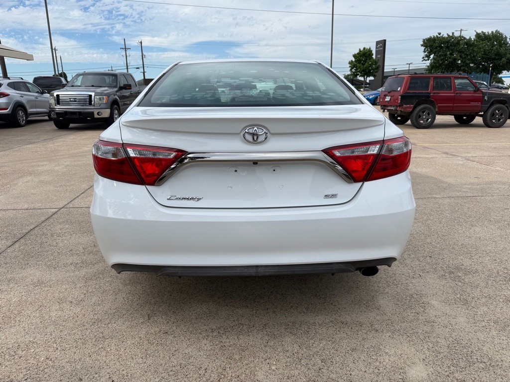 2015 Toyota Camry Image 6