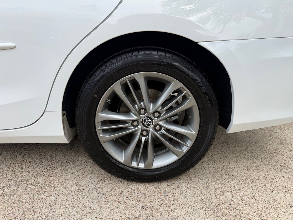 2015 Toyota Camry Image 11