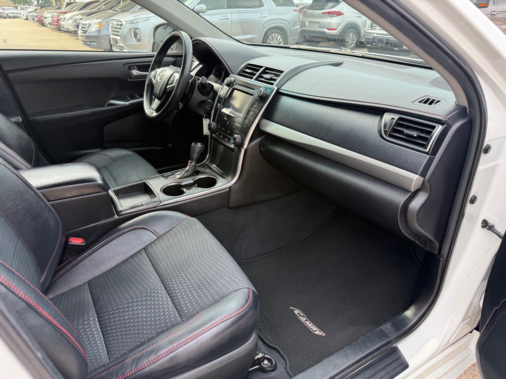 2015 Toyota Camry Image 14