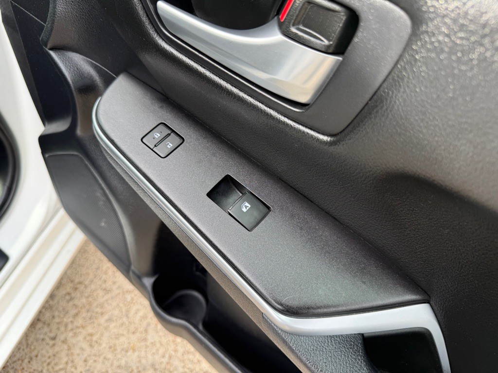 2015 Toyota Camry Image 18