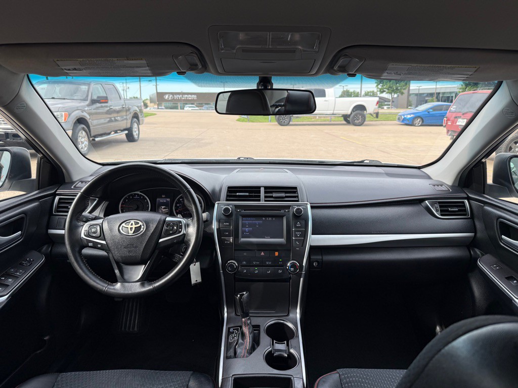2015 Toyota Camry Image 19