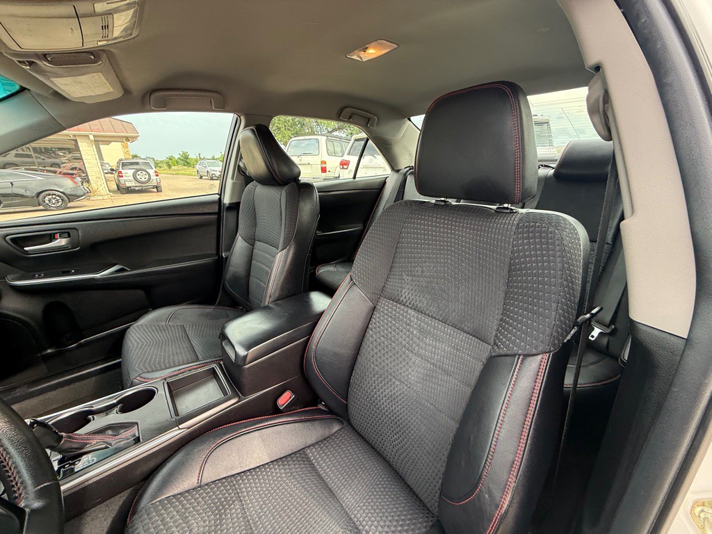 2015 Toyota Camry Image 20