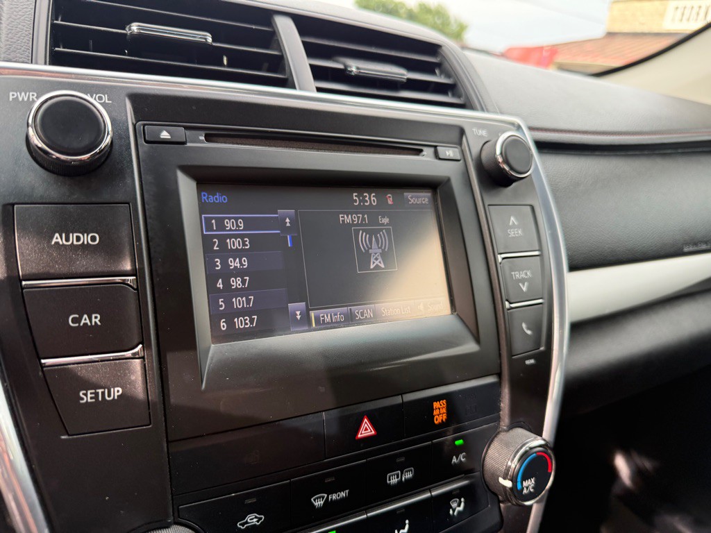 2015 Toyota Camry Image 24