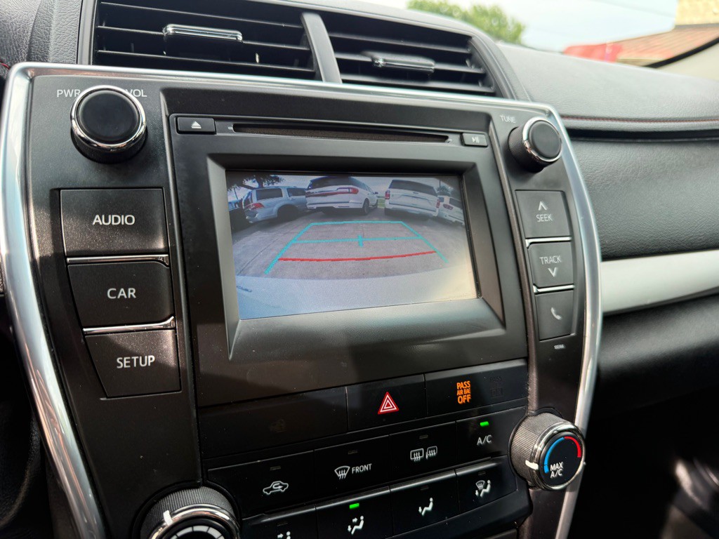 2015 Toyota Camry Image 25