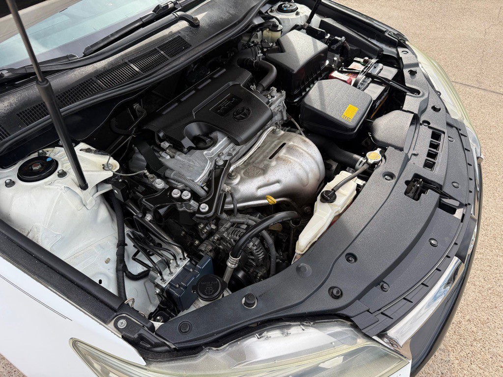 2015 Toyota Camry Image 26