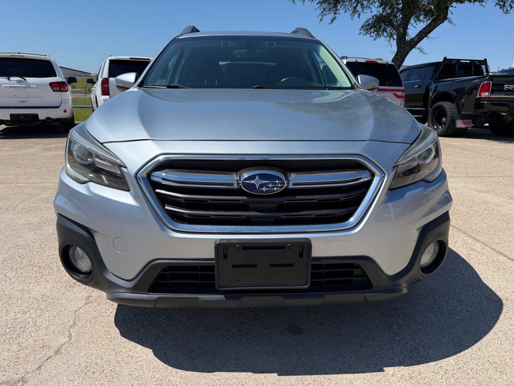 2018 Subaru Outback Image 2