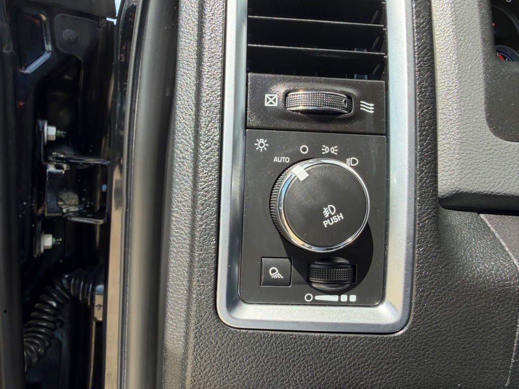 2014 RAM 2500 Image 21