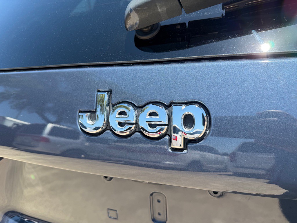 2019 Jeep Cherokee Image 9