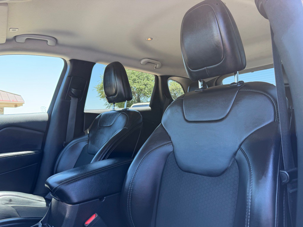 2019 Jeep Cherokee Image 14
