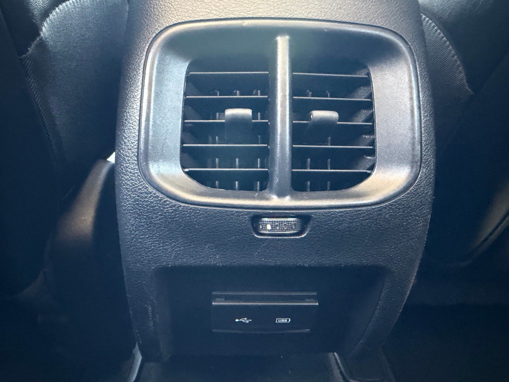 2019 Jeep Cherokee Image 28