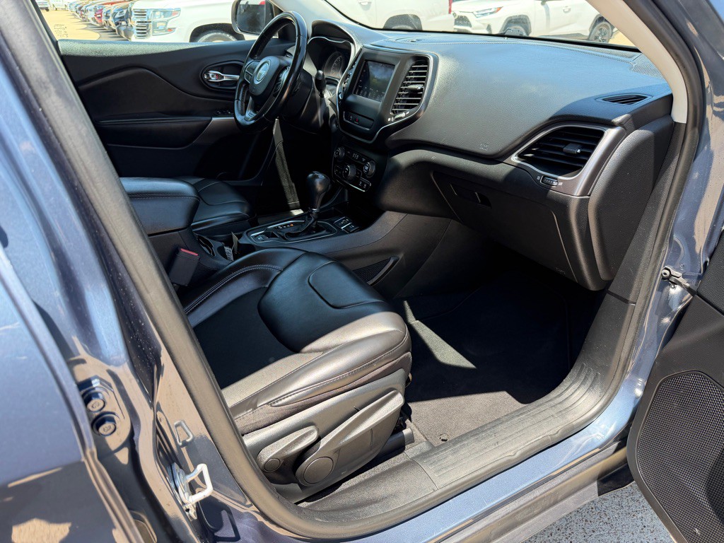2019 Jeep Cherokee Image 32