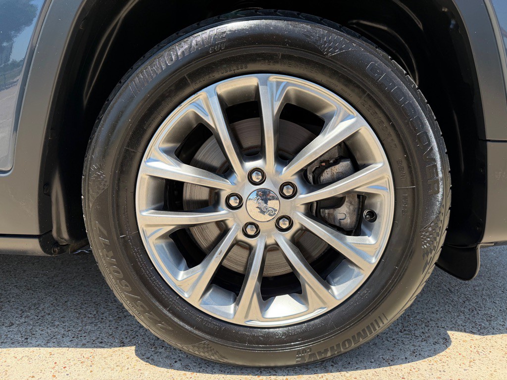 2019 Jeep Cherokee Image 35