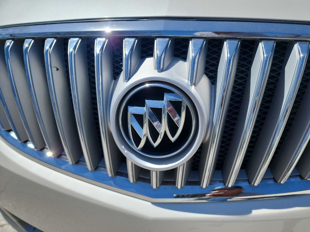 2010 Buick Lacrosse Image 3