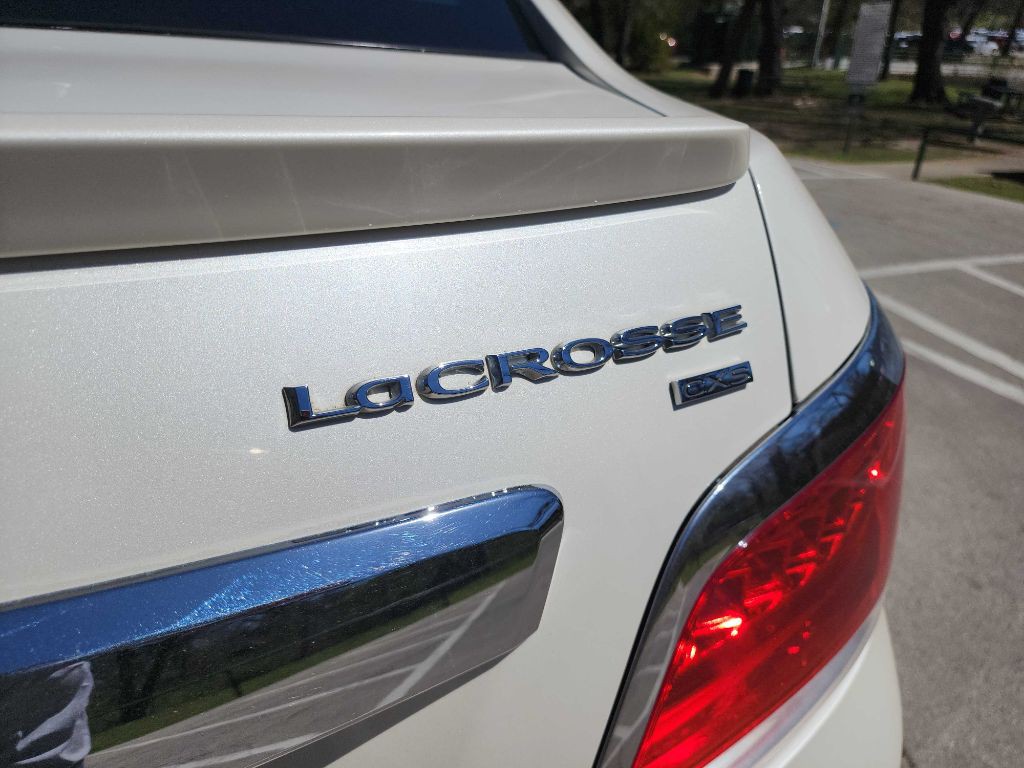 2010 Buick Lacrosse Image 9