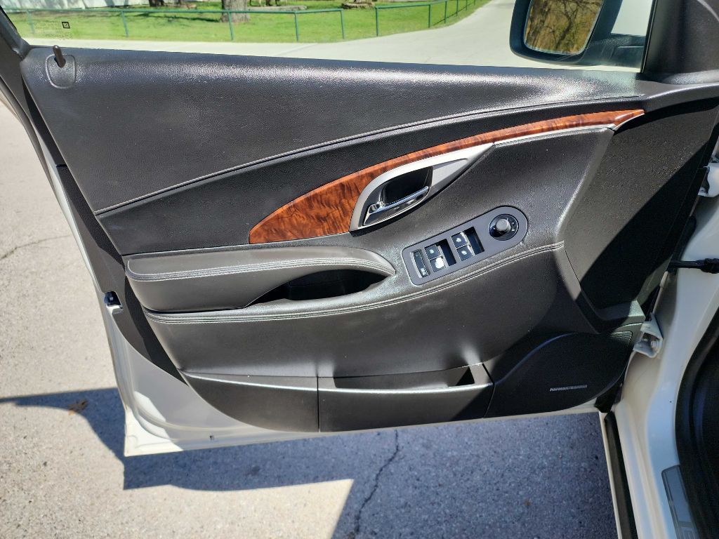 2010 Buick Lacrosse Image 14